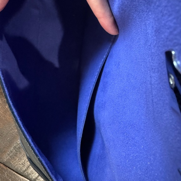 Louis Vuitton Buci Crossbody Black Epi Leather - EXCELLENT Condition - Picture 11 of 15